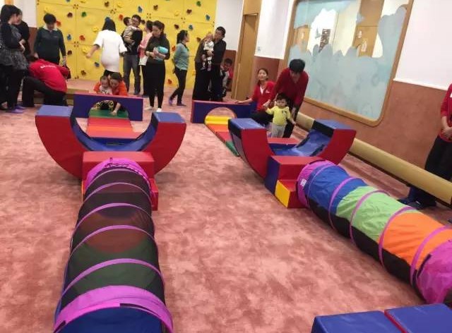 NYC纽约国际大兴龙湖早教中心爬爬赛