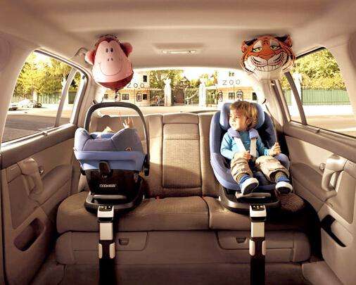 孩子的乘车方式,出门游玩,宝宝出行安全