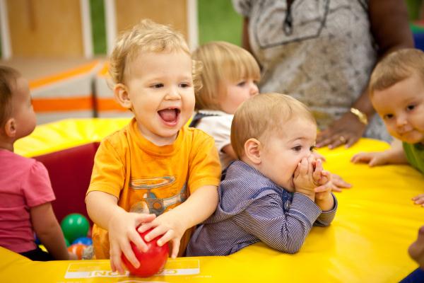 幼儿早教：比起打骂，孩子更痛恨父母做这些