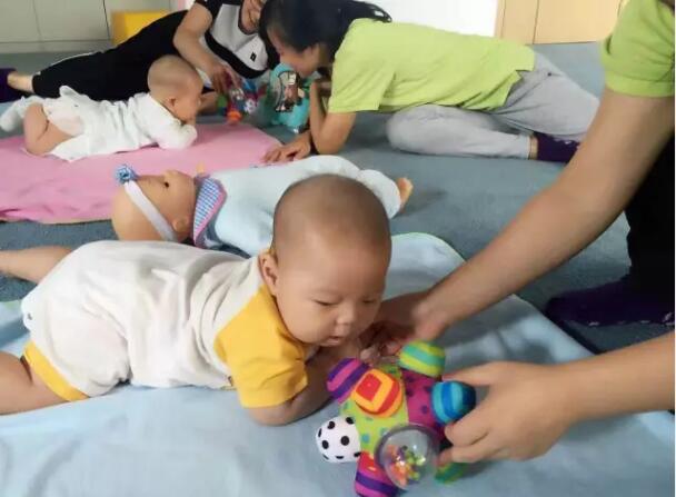 我为什么让45天的宝宝上早教~