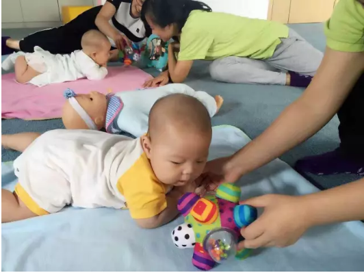 我为什么让45天的宝宝上早教