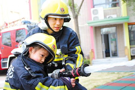 小小消防员,纽约国际儿童俱乐部