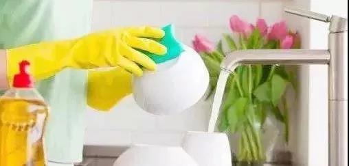出门吃饭"开水洗碗"能杀菌？错了！这才是正确消毒方法