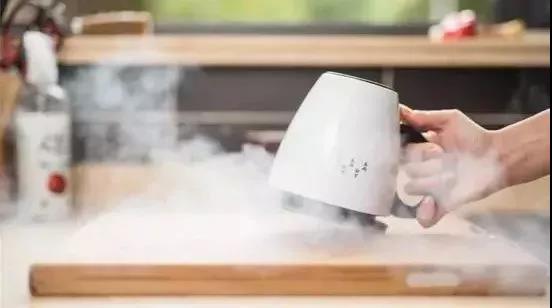 出门吃饭"开水洗碗"能杀菌？错了！这才是正确消毒方法
