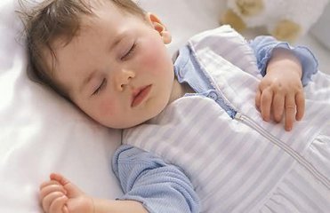 各阶段孩子的睡眠时间