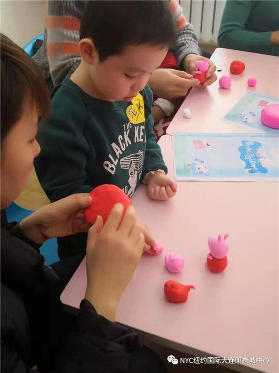 NYC纽约国际大连印象城早教中心：DIY动物黏土音乐盒活动回顾