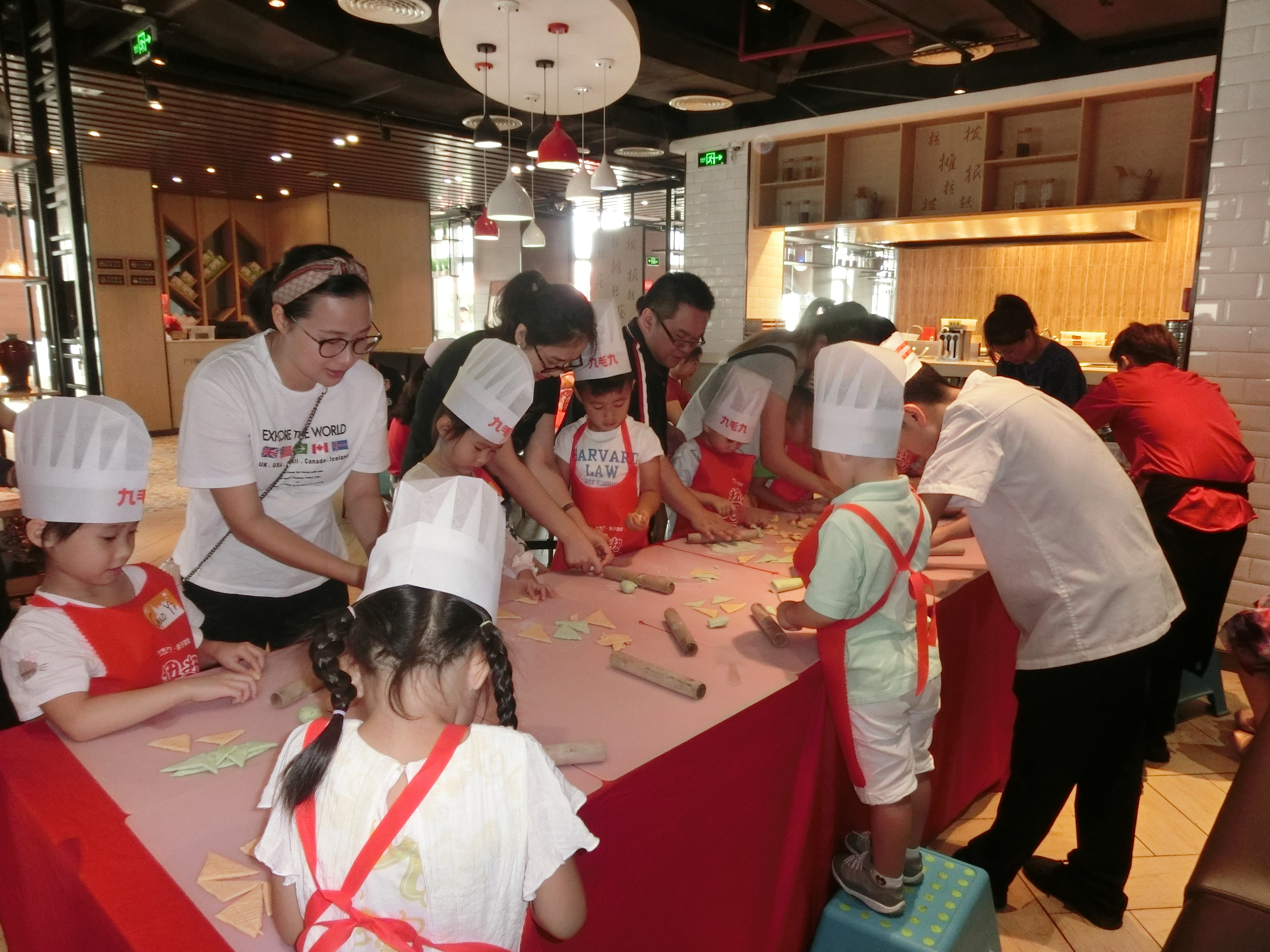NYC纽约国际广东珠海早教中心：小小面点师活动回顾