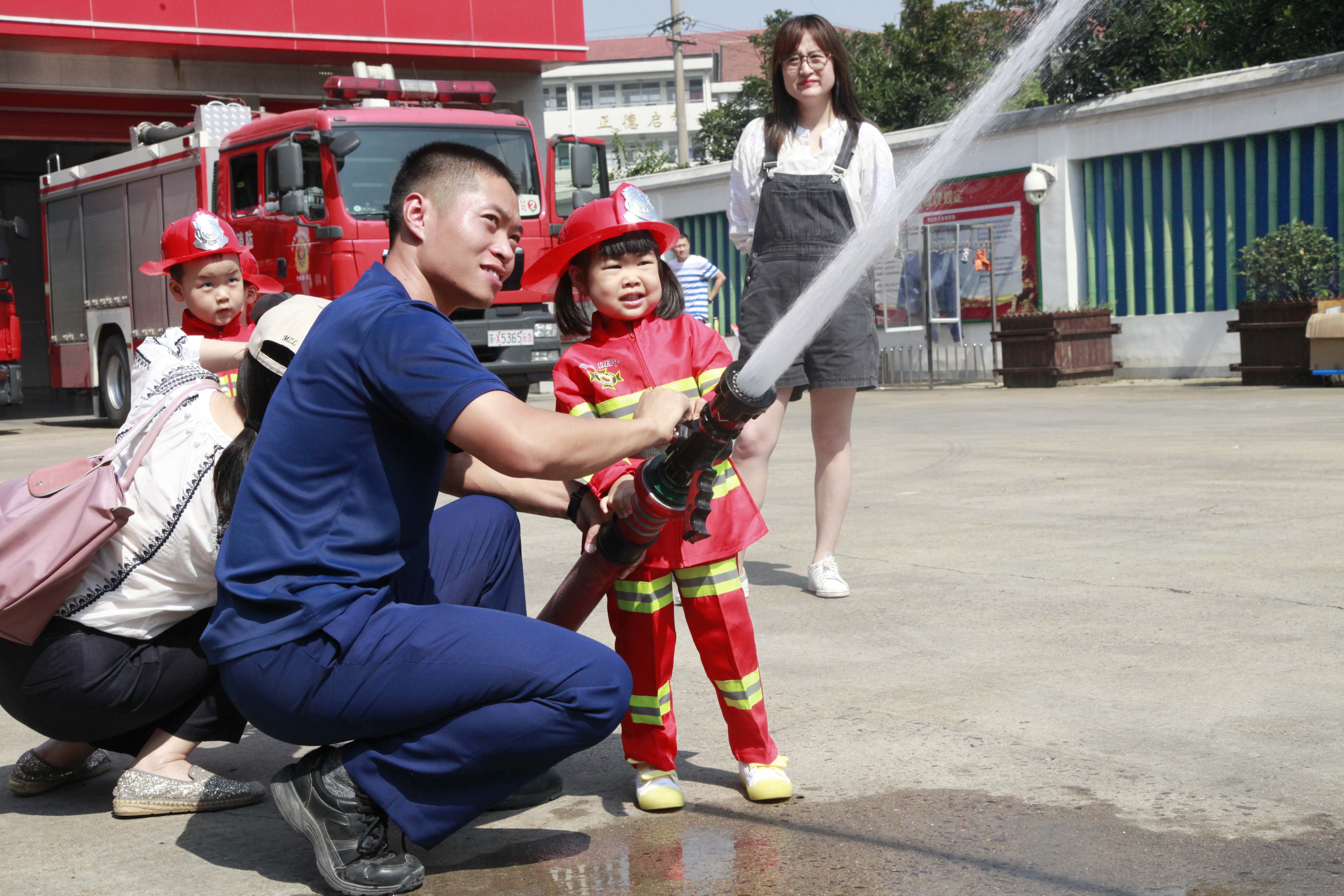 9月20日小小消防员 9月20日小小消防员