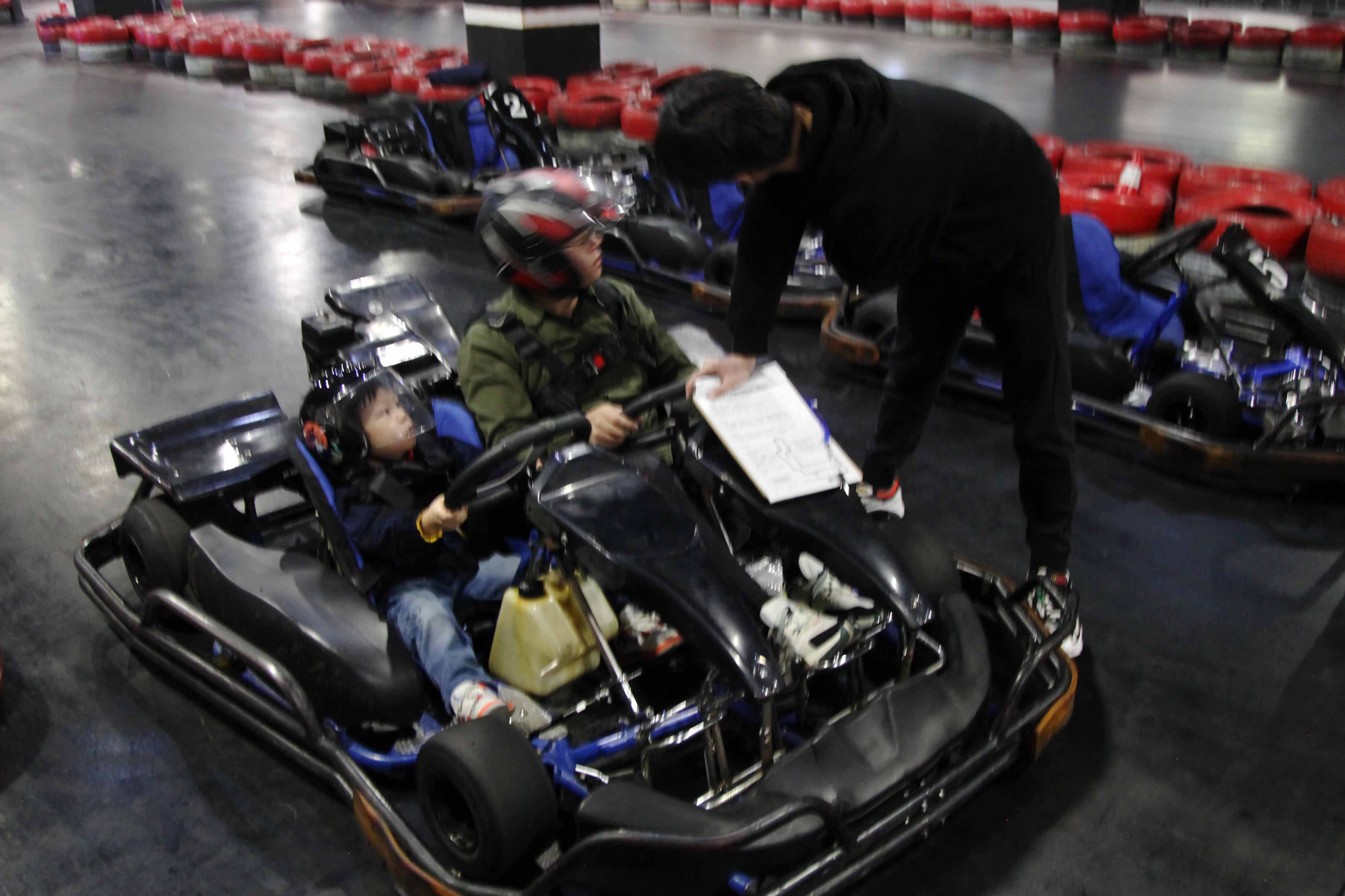 12.13疯狂赛车手 12.13疯狂赛车手